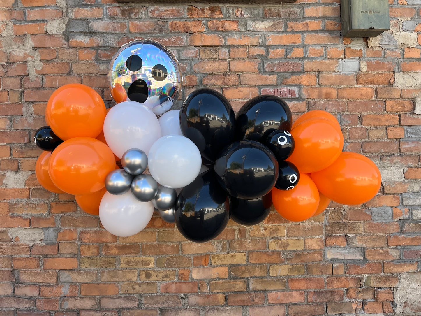 Halloween Balloon Garland